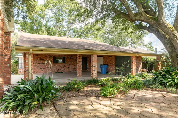 $260,000 | 106 Briarwood Street, Jeanerette, LA 70544