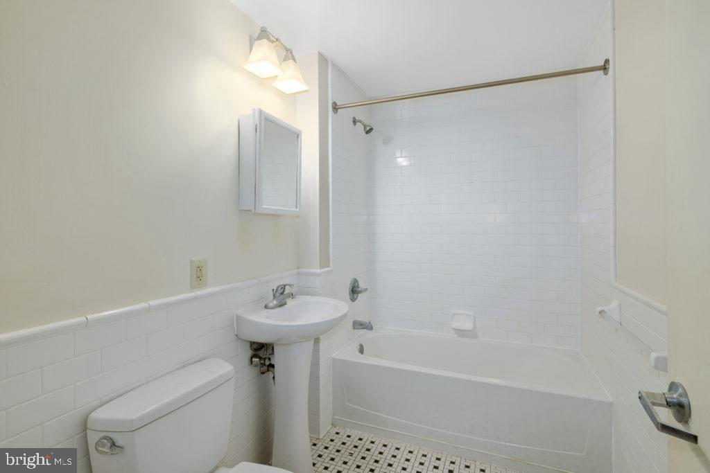 412 South 13th Street, Unit 408 Philadelphia, PA 19147 - Photo 7 of 7