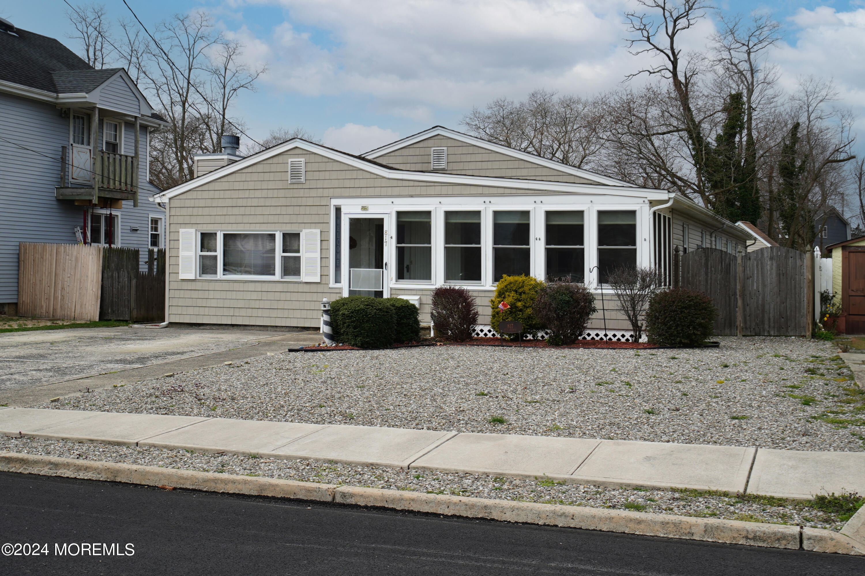 817 Rue Avenue Point Pleasant, NJ 08742 - Photo 1 of 41 Front
