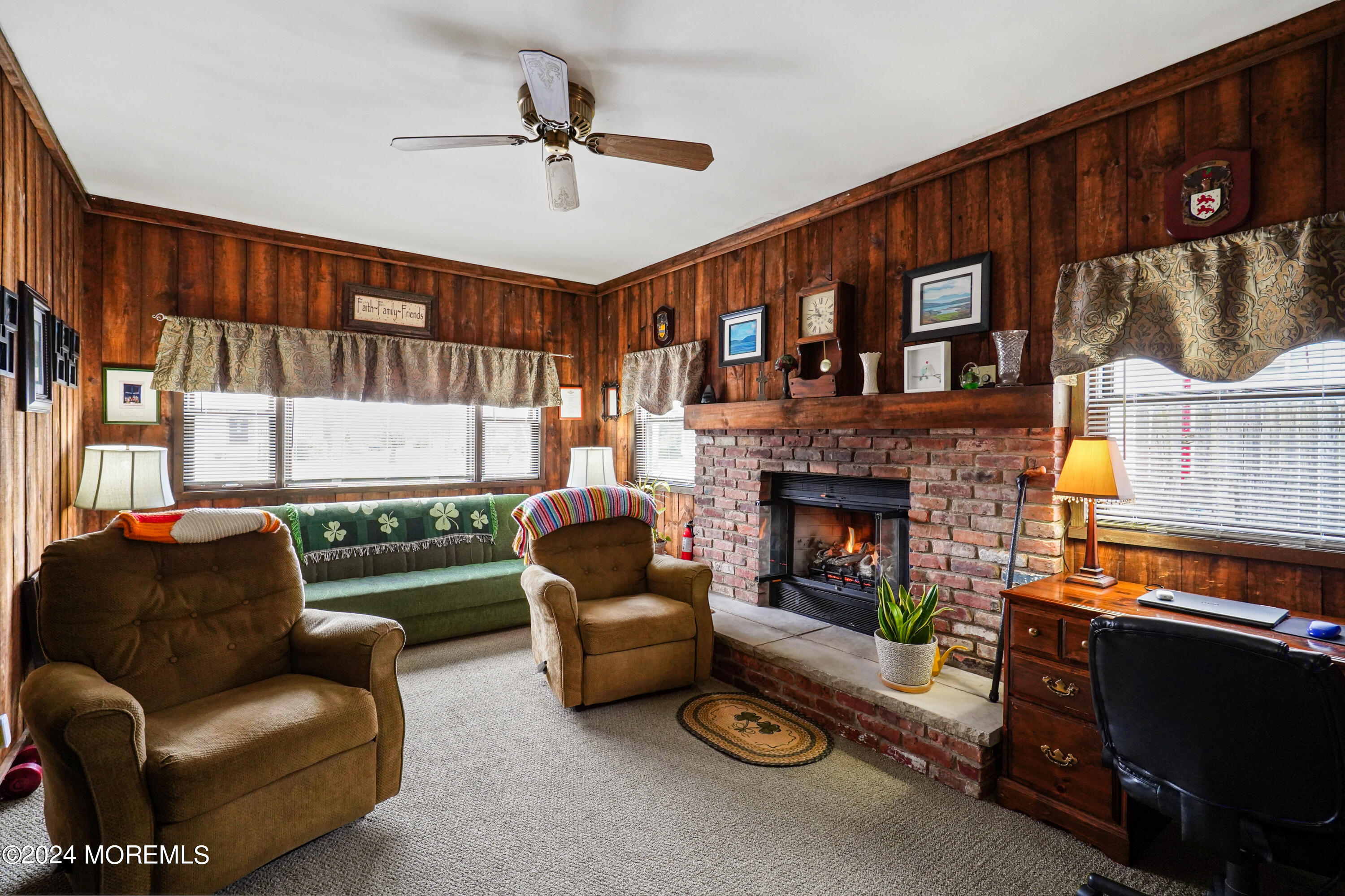 817 Rue Avenue Point Pleasant, NJ 08742 - Photo 6 of 41 Family Room