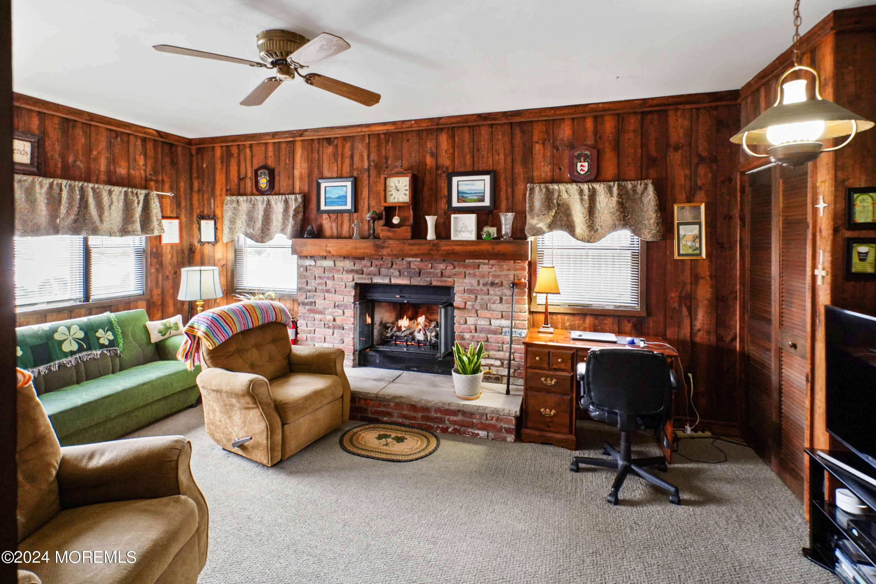817 Rue Avenue Point Pleasant, NJ 08742 - Photo 8 of 41 Family Room