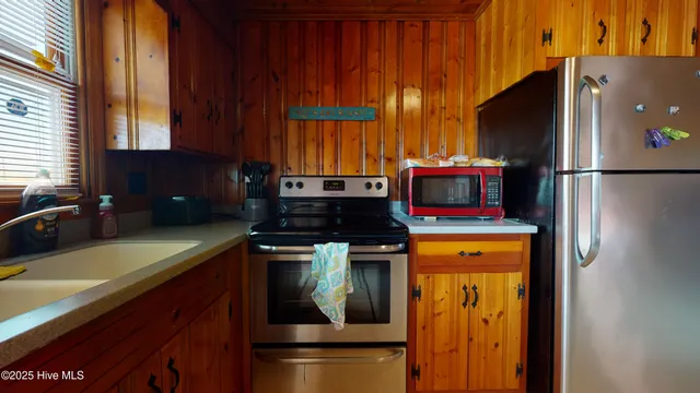 $1,000,000 | 404 East Terminal Boulevard, Atlantic Beach, NC 28512