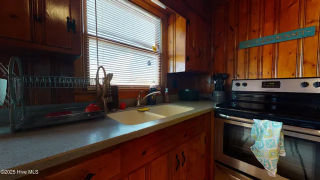 $1,000,000 | 404 East Terminal Boulevard, Atlantic Beach, NC 28512