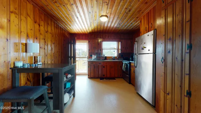 $1,000,000 | 404 East Terminal Boulevard, Atlantic Beach, NC 28512