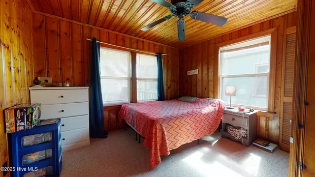 $1,000,000 | 404 East Terminal Boulevard, Atlantic Beach, NC 28512