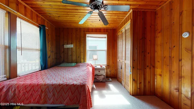 $1,000,000 | 404 East Terminal Boulevard, Atlantic Beach, NC 28512