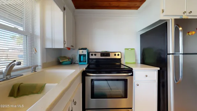 $1,000,000 | 404 East Terminal Boulevard, Atlantic Beach, NC 28512