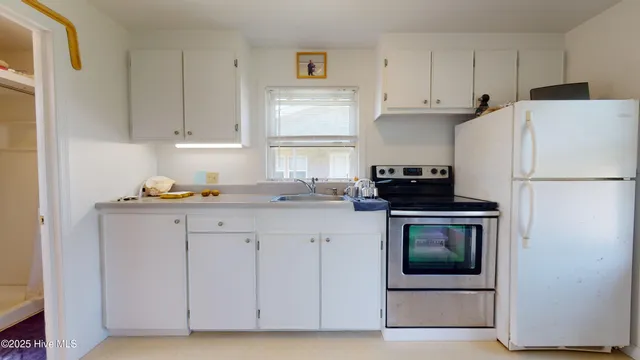 $1,000,000 | 404 East Terminal Boulevard, Atlantic Beach, NC 28512