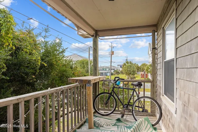 $1,000,000 | 404 East Terminal Boulevard, Atlantic Beach, NC 28512