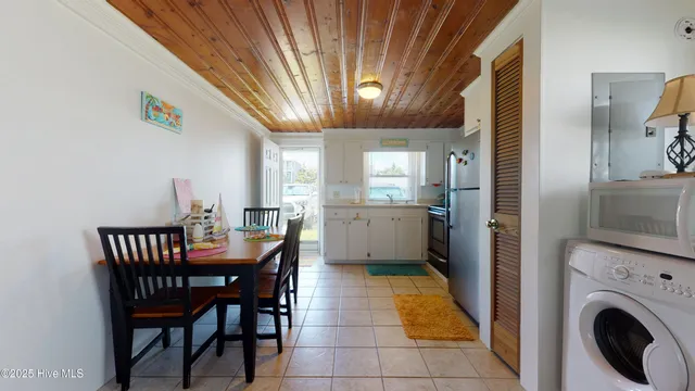 $1,000,000 | 404 East Terminal Boulevard, Atlantic Beach, NC 28512