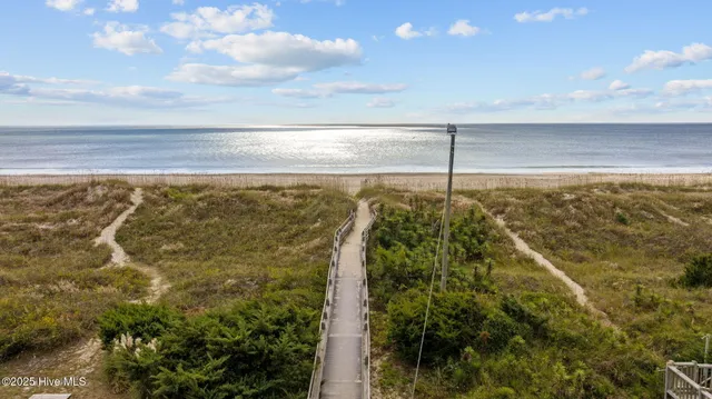 $1,000,000 | 404 East Terminal Boulevard, Atlantic Beach, NC 28512