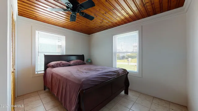 $1,000,000 | 404 East Terminal Boulevard, Atlantic Beach, NC 28512