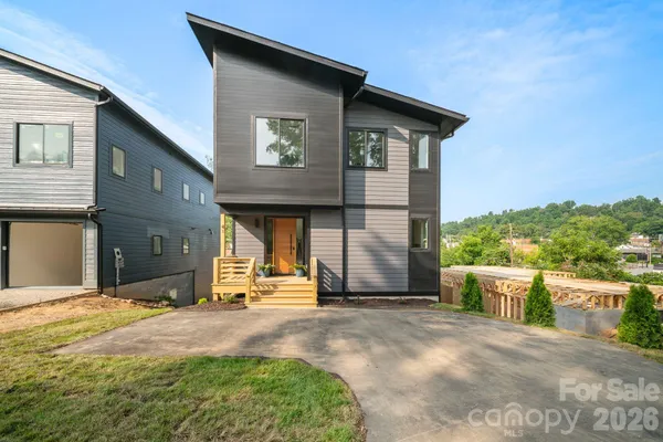 $899,900 | 41 Johnson Drive, Asheville, NC 28804