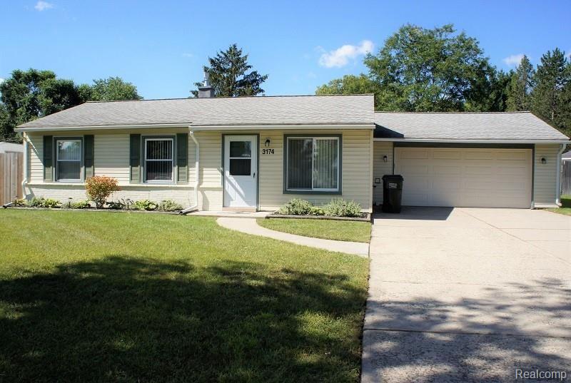 3174 Avon Manor Road Rochester Hills, MI 48307 - Photo 1 of 18