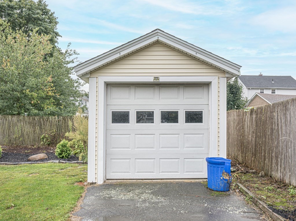 41 Rosedale Street Fall River, MA 02720 - Photo 5 of 41