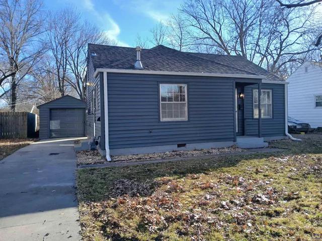 $129,500 | 2232 Southwest Plass Avenue, Topeka, KS 66611