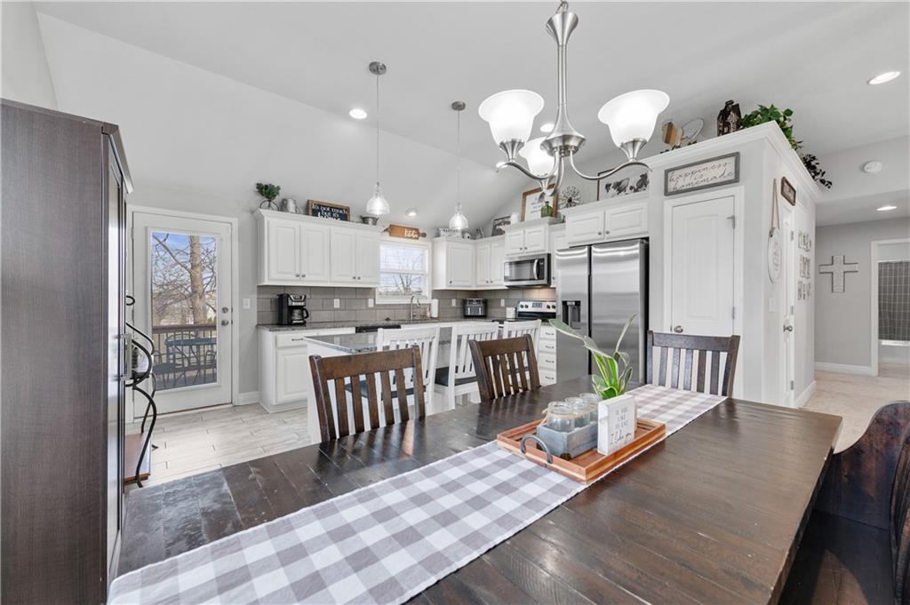 802 154th Circle Basehor, KS 66007 - Photo 9 of 60
