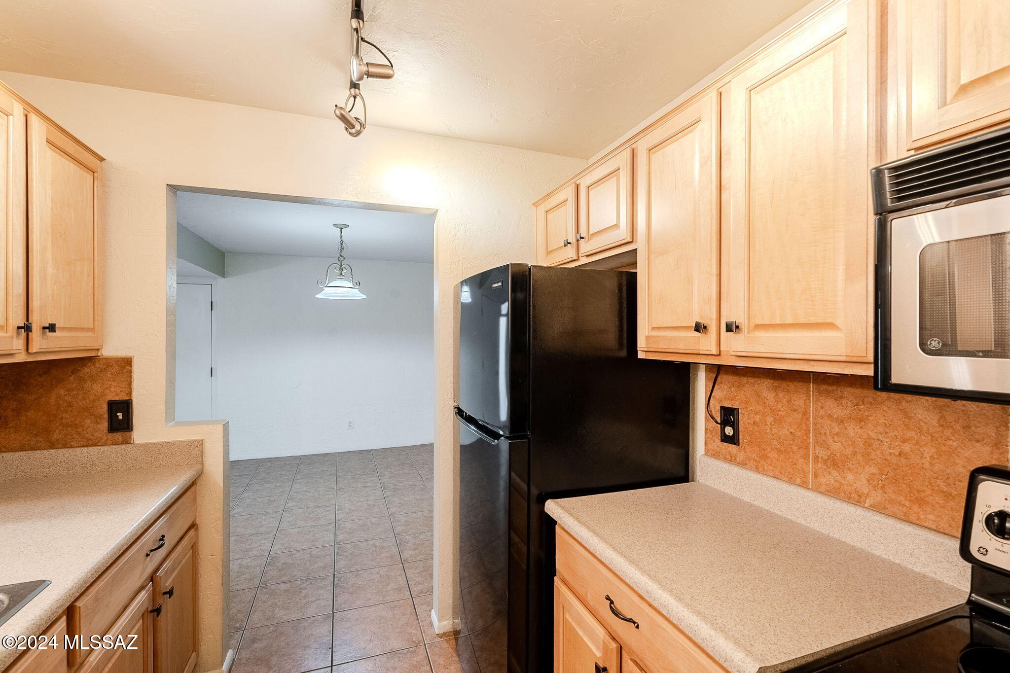 625 South Prudence Road, Unit 105 Tucson, AZ 85710 - Photo 6 of 23