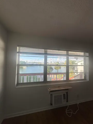 $1,050 | Undisclosed Address, West Palm Beach, FL 33417