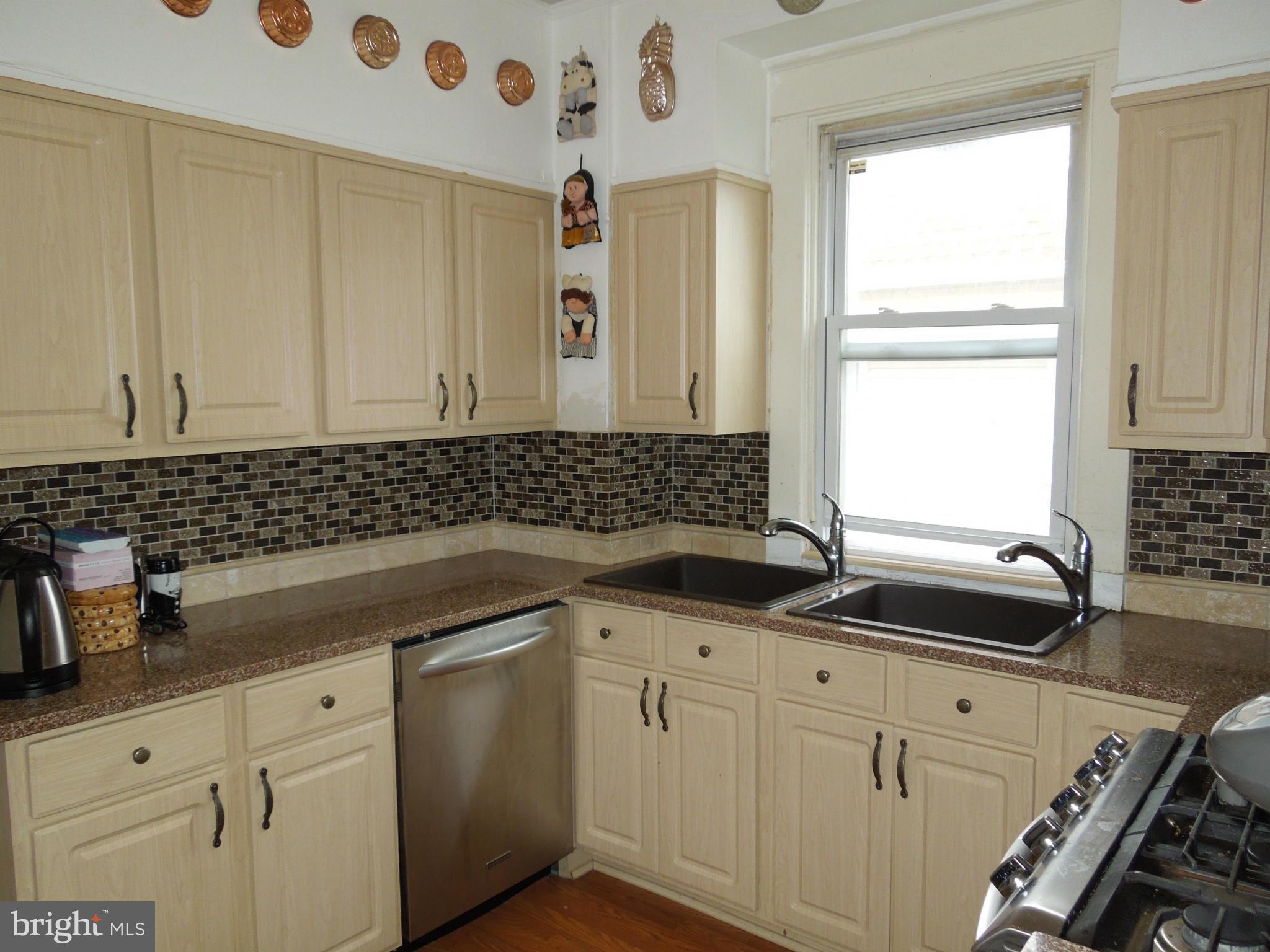 3914 Pinkney Road Baltimore, MD 21215 - Photo 12 of 30 Kitchen