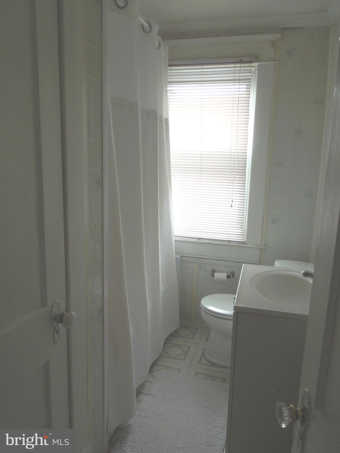 3914 Pinkney Road Baltimore, MD 21215 - Photo 21 of 30 Bath