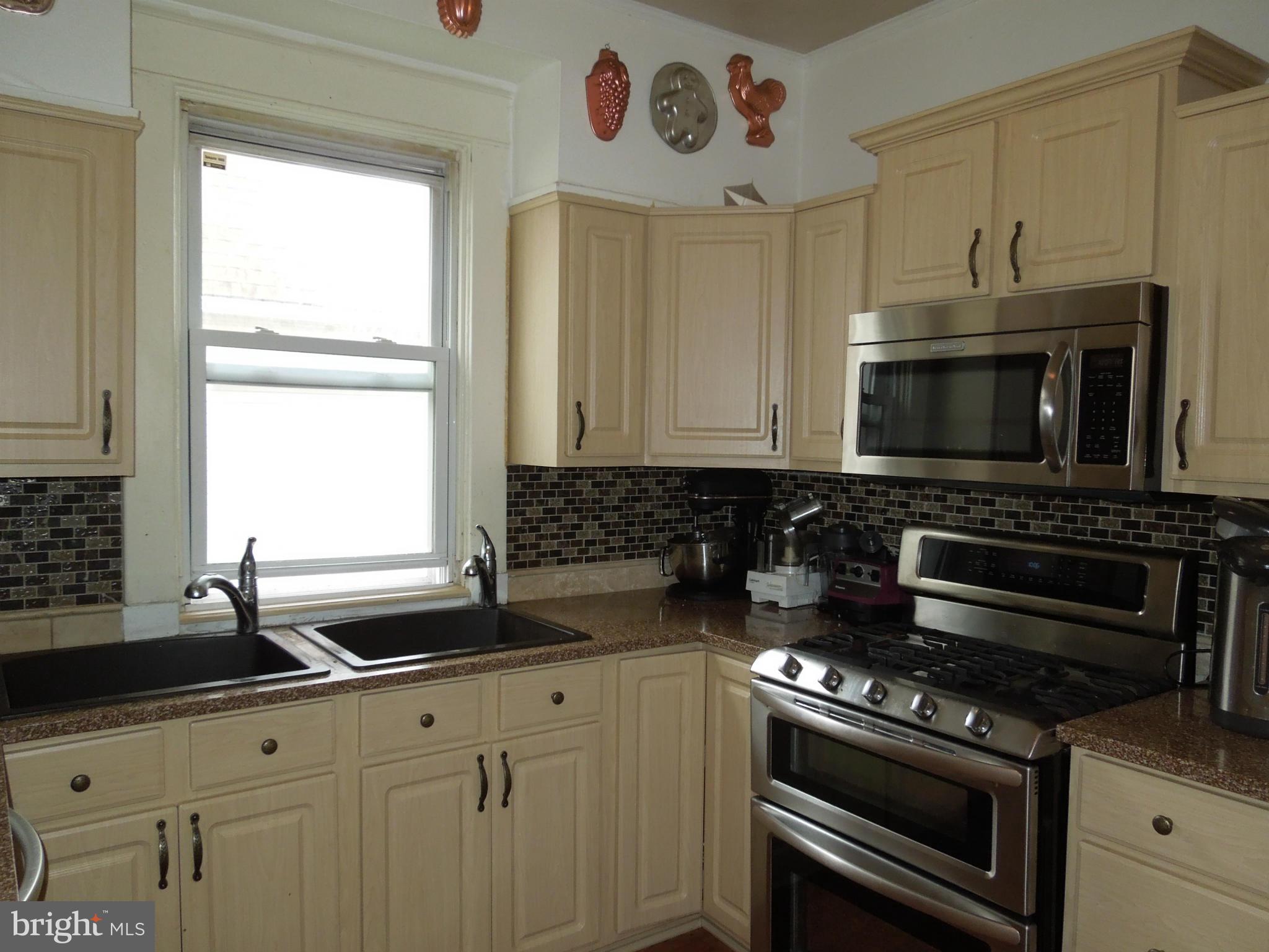 3914 Pinkney Road Baltimore, MD 21215 - Photo 8 of 30 Kitchen