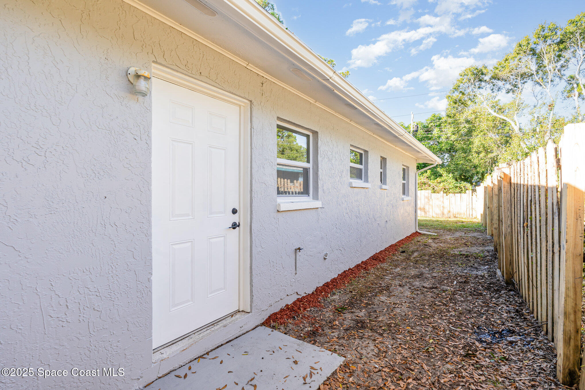 621 South Georgia Avenue Cocoa, FL 32922 - Photo 10 of 24 024_file_795