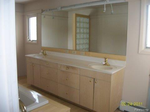 3111 Walnut Lake Road West Bloomfield, MI 48322 - Photo 14 of 14 (520)