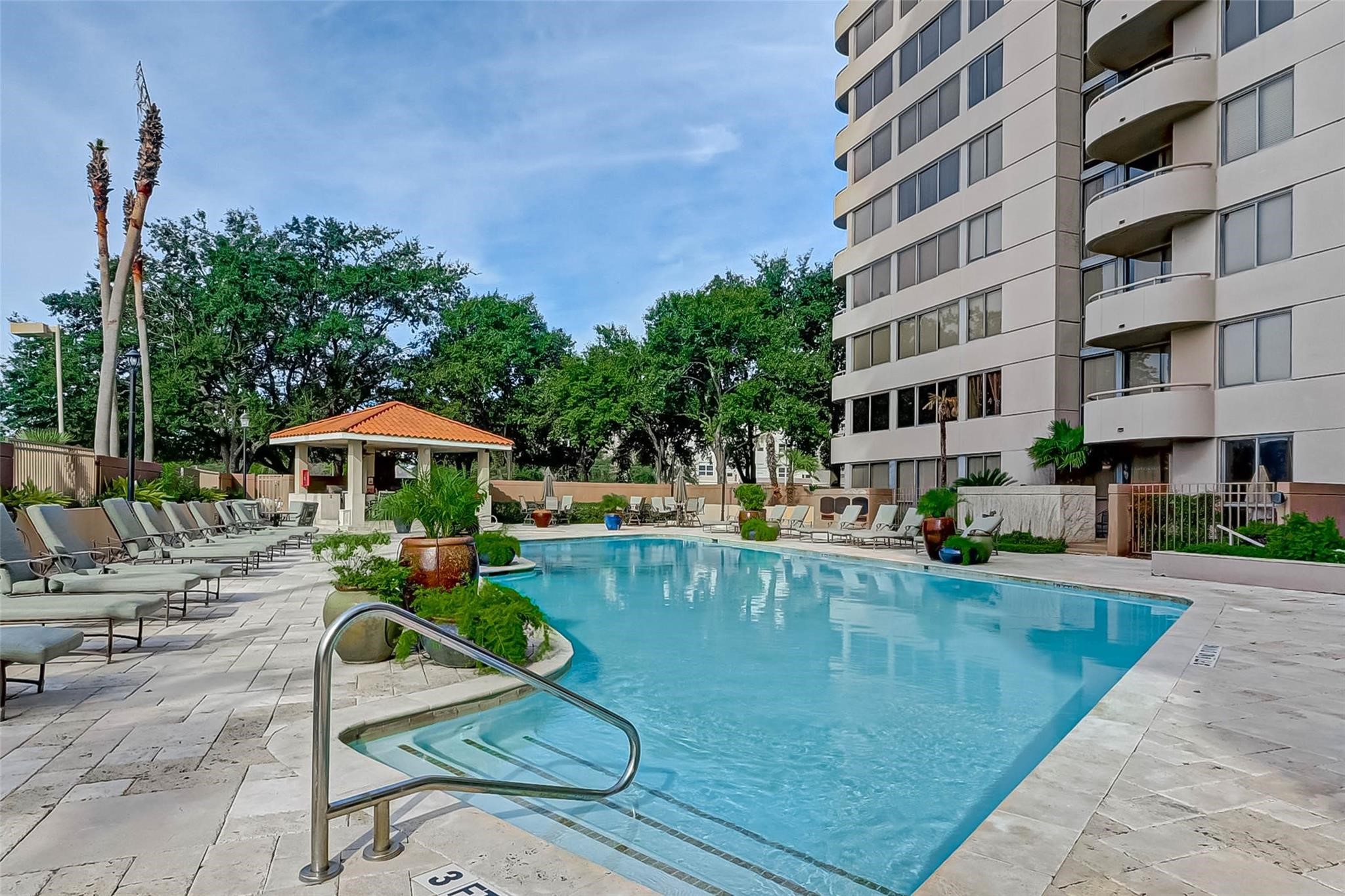 3525 Sage Road, Unit 1703 Houston, TX 77056 - Photo 38 of 43