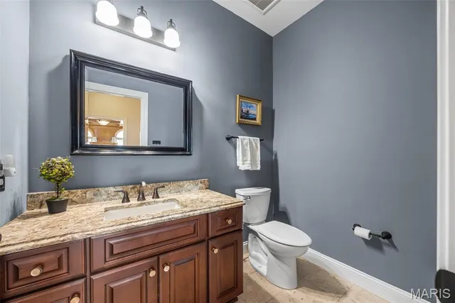 $1,395,000 | 2021 Brook Hill Court, Chesterfield, MO 63017