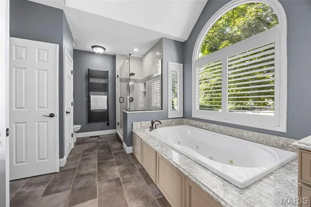 $1,395,000 | 2021 Brook Hill Court, Chesterfield, MO 63017