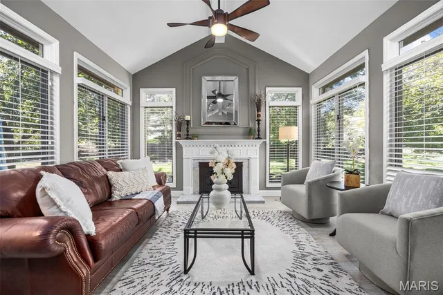 $1,395,000 | 2021 Brook Hill Court, Chesterfield, MO 63017