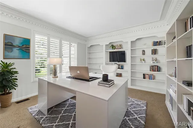 $1,395,000 | 2021 Brook Hill Court, Chesterfield, MO 63017