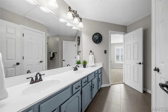 $1,395,000 | 2021 Brook Hill Court, Chesterfield, MO 63017