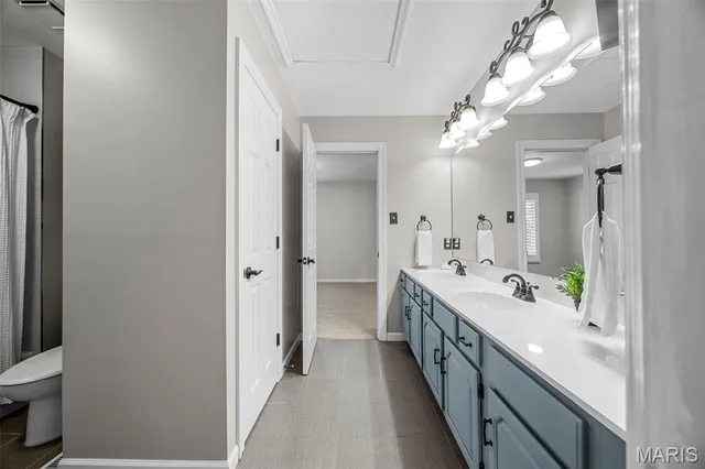 $1,395,000 | 2021 Brook Hill Court, Chesterfield, MO 63017