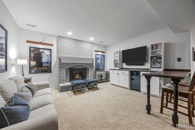 $1,395,000 | 2021 Brook Hill Court, Chesterfield, MO 63017