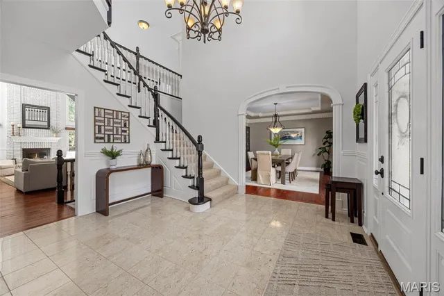 $1,395,000 | 2021 Brook Hill Court, Chesterfield, MO 63017