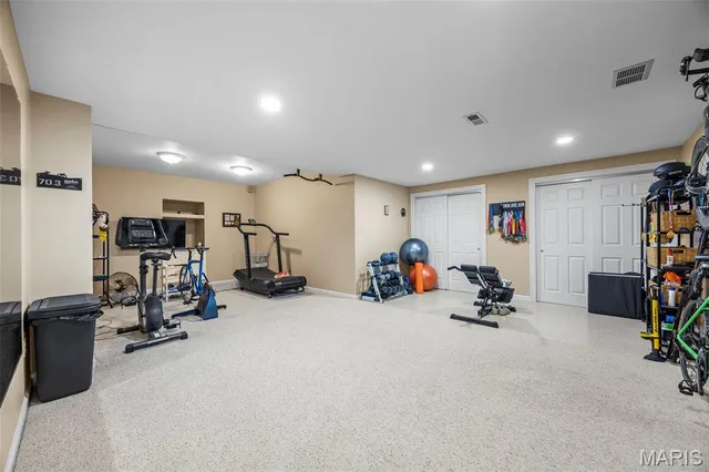 $1,395,000 | 2021 Brook Hill Court, Chesterfield, MO 63017