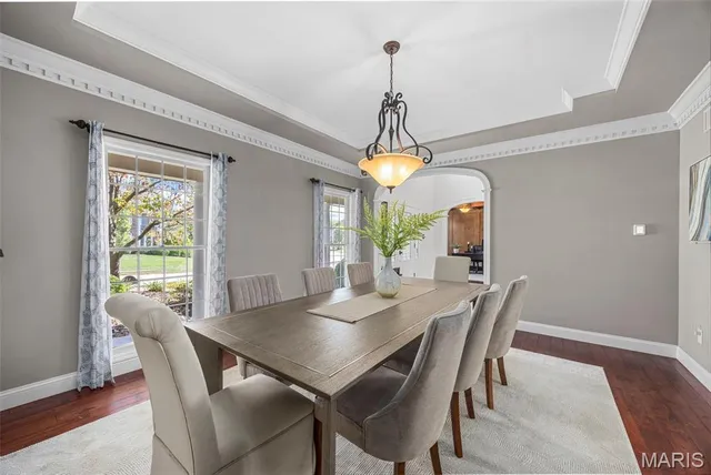 $1,395,000 | 2021 Brook Hill Court, Chesterfield, MO 63017