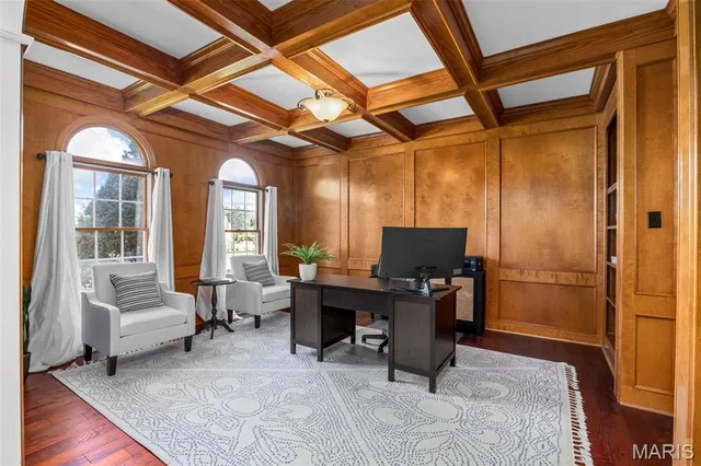 $1,395,000 | 2021 Brook Hill Court, Chesterfield, MO 63017