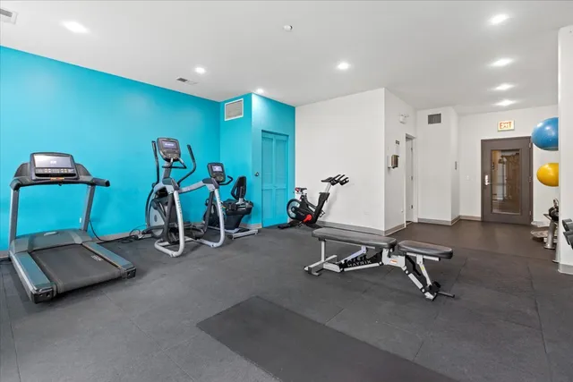 $1,644 | 830 North Milwaukee Avenue, Unit 211, Chicago, IL 60642