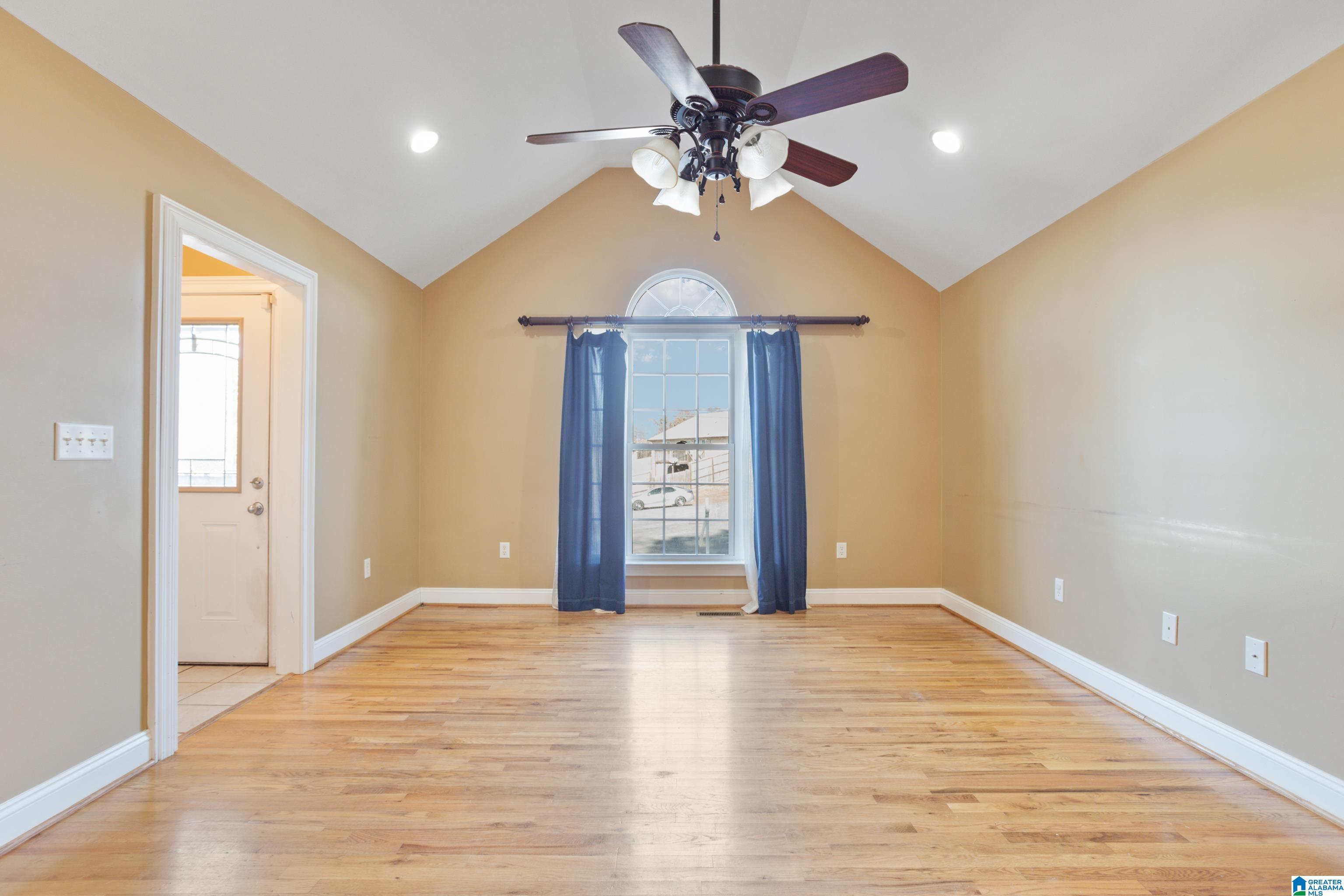 35 Hidden Circle Hayden, AL 35079 - Photo 5 of 28