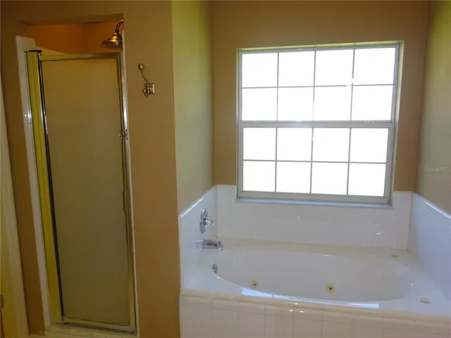 $2,250 | 11934 Northwest 10th Road, Gainesville, FL 32606