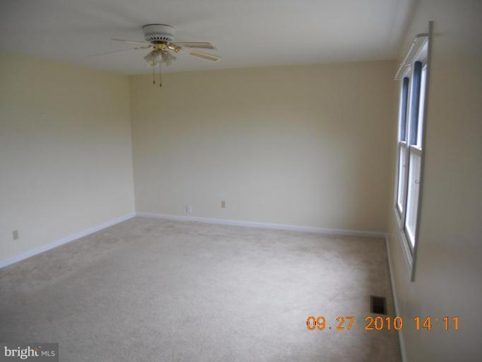 24470 Reed Court Ridgely, MD 21660 - Photo 13 of 24 Living Room