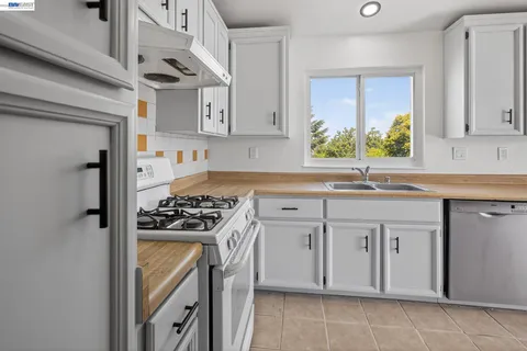 $849,000 | 247 Sparrow Drive, Hercules, CA 94547