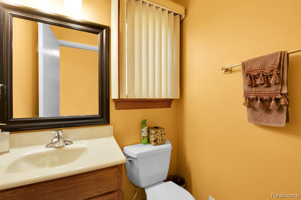 3179 Elmcrest Road Sterling Heights, MI 48310 - Photo 8 of 17