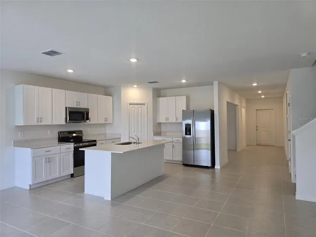 $2,695 | 11962 Brae Way, San Antonio, FL 33576