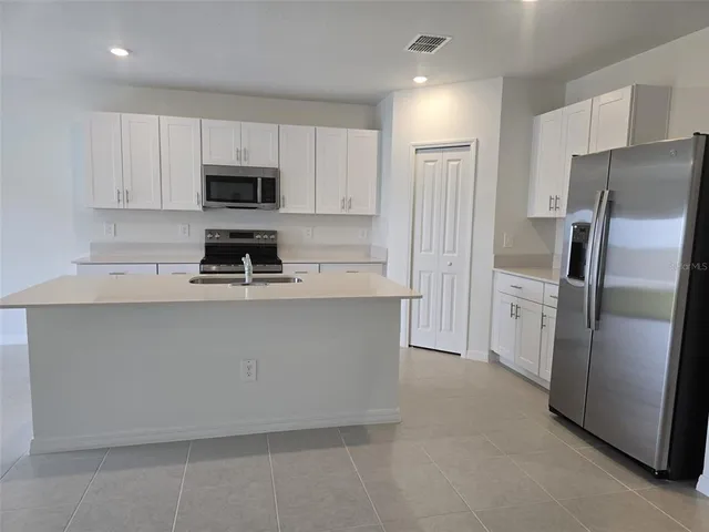 $2,695 | 11962 Brae Way, San Antonio, FL 33576