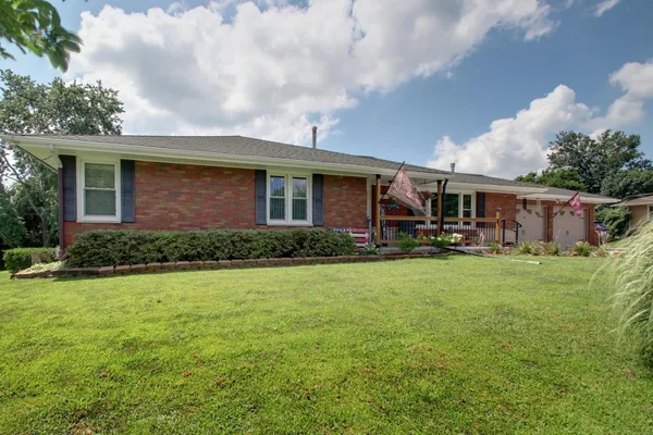 $279,000 | 2734 Payson Road, Quincy, IL 62305