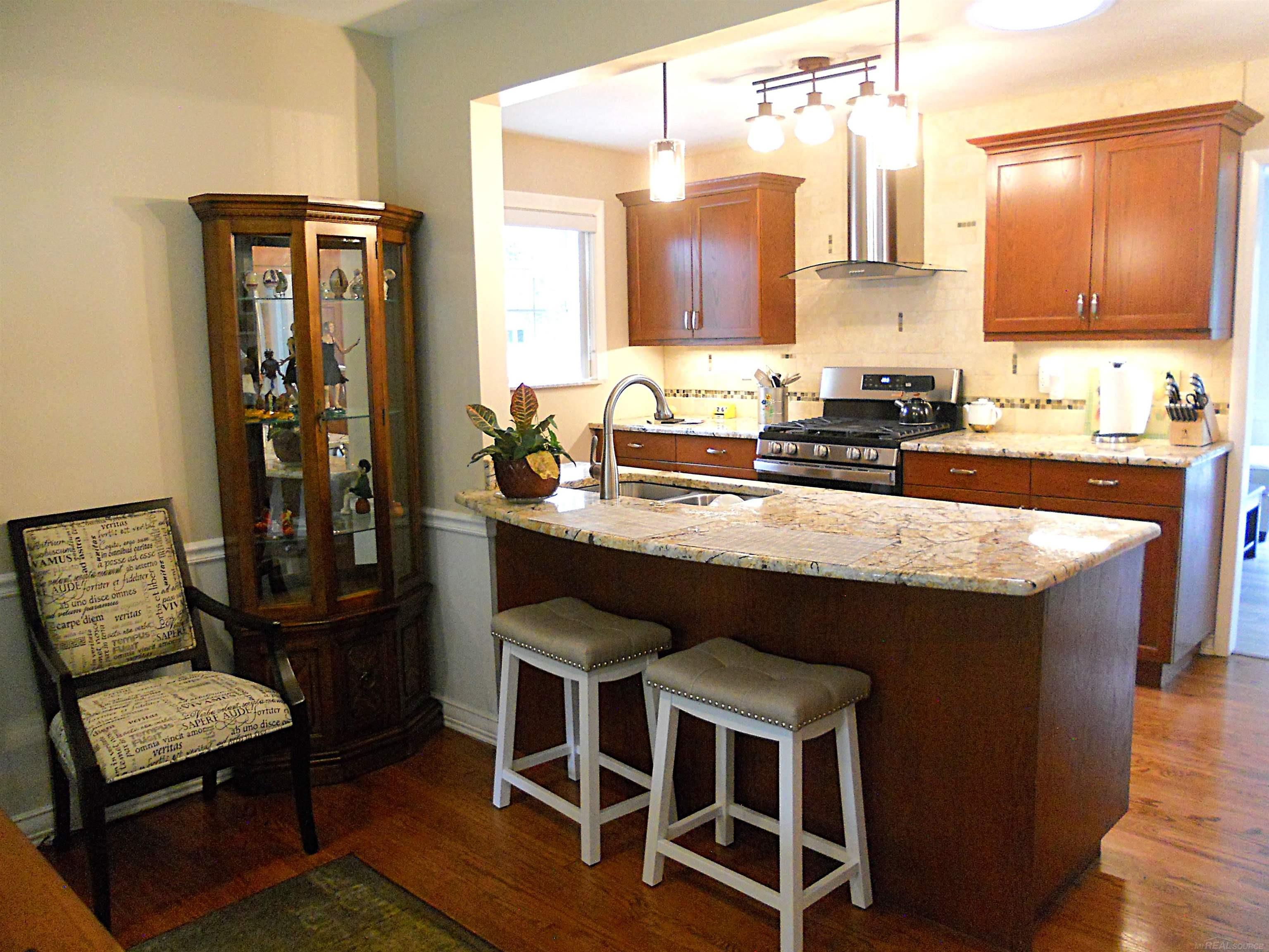 625 Rewold Drive Rochester, MI 48307 - Photo 22 of 69 50213110-e97634c1-2cf7-46c4-b4ac-ed63db7023f7.JPG